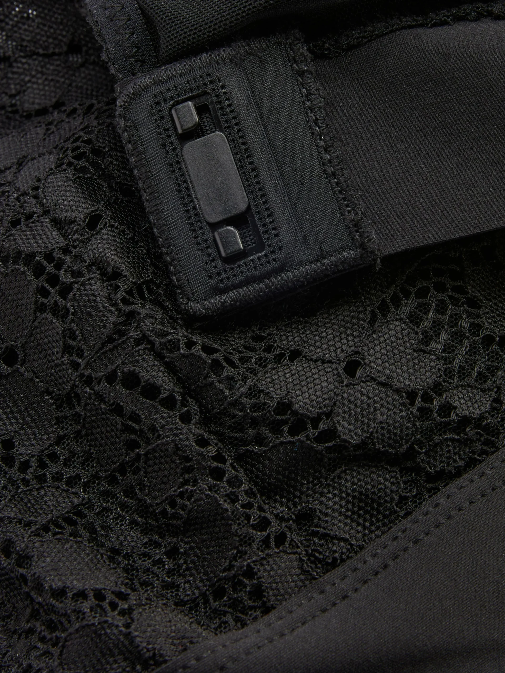 Bralette De Encaje Adaptable Con Escote Profundo