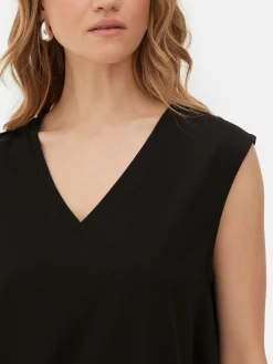 Camiseta Con Cuello De Pico Sin Mangas