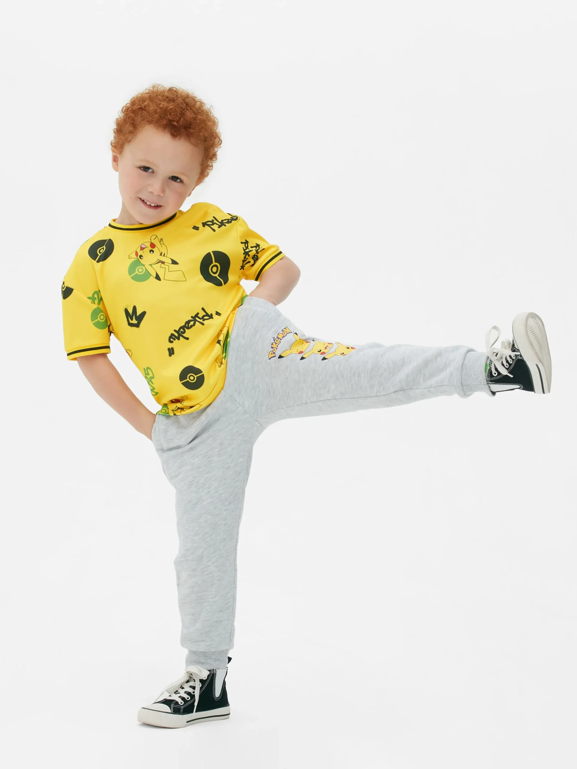 Camiseta Con Estampado Gráfico De Pikachu De Pokémon