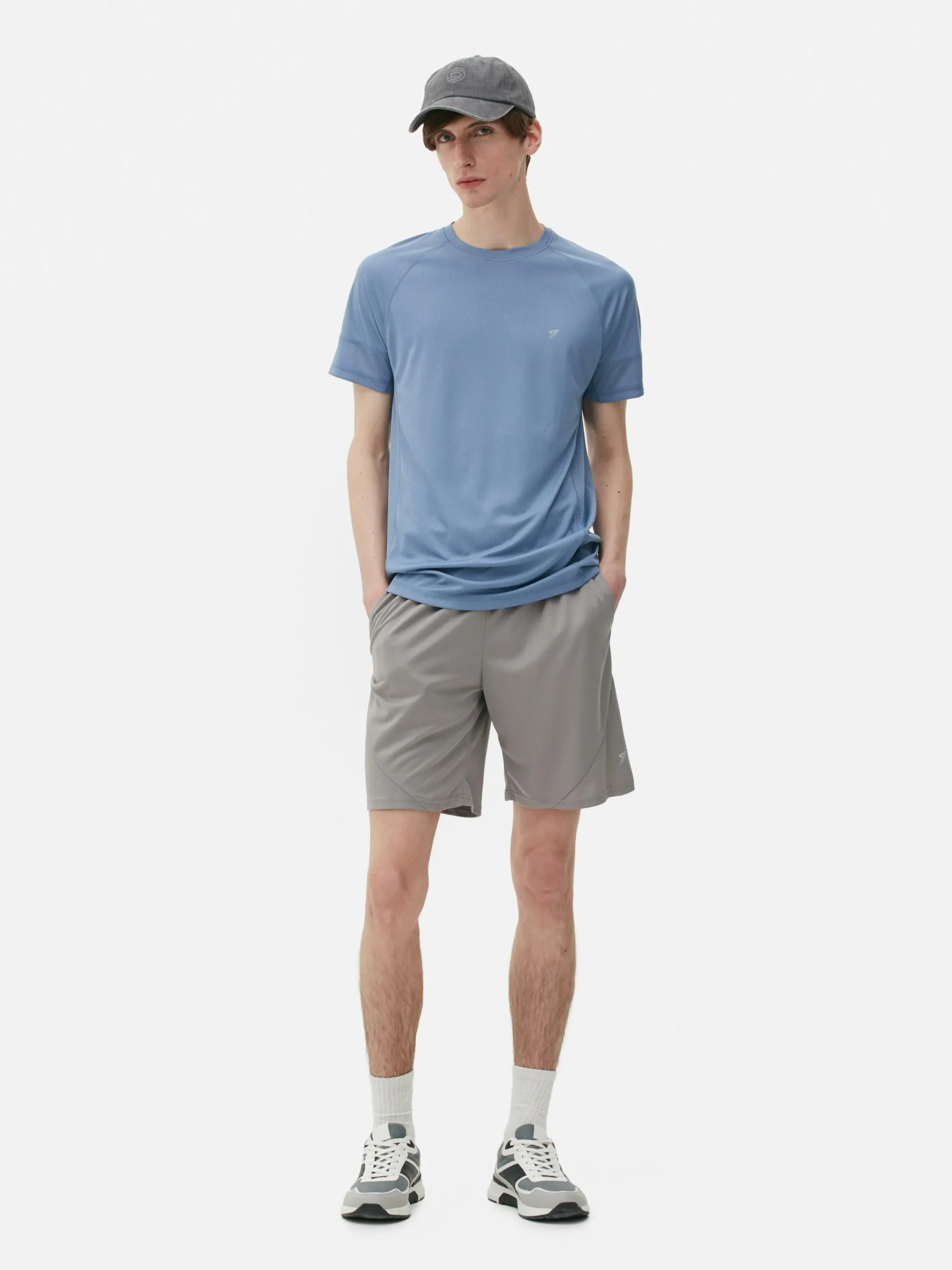 Camiseta Deportiva Con Cuello Redondo