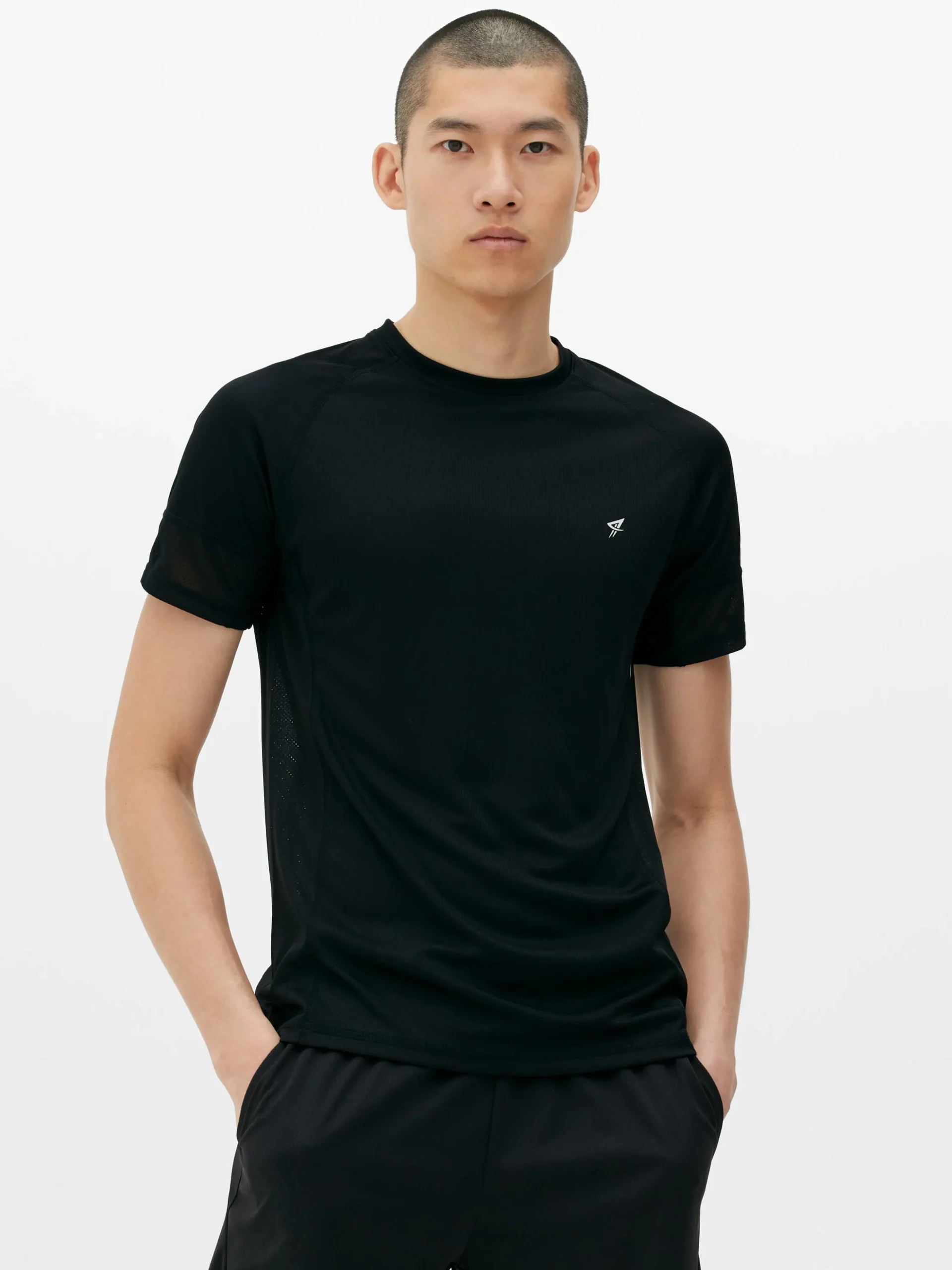 Camiseta Deportiva Con Cuello Redondo