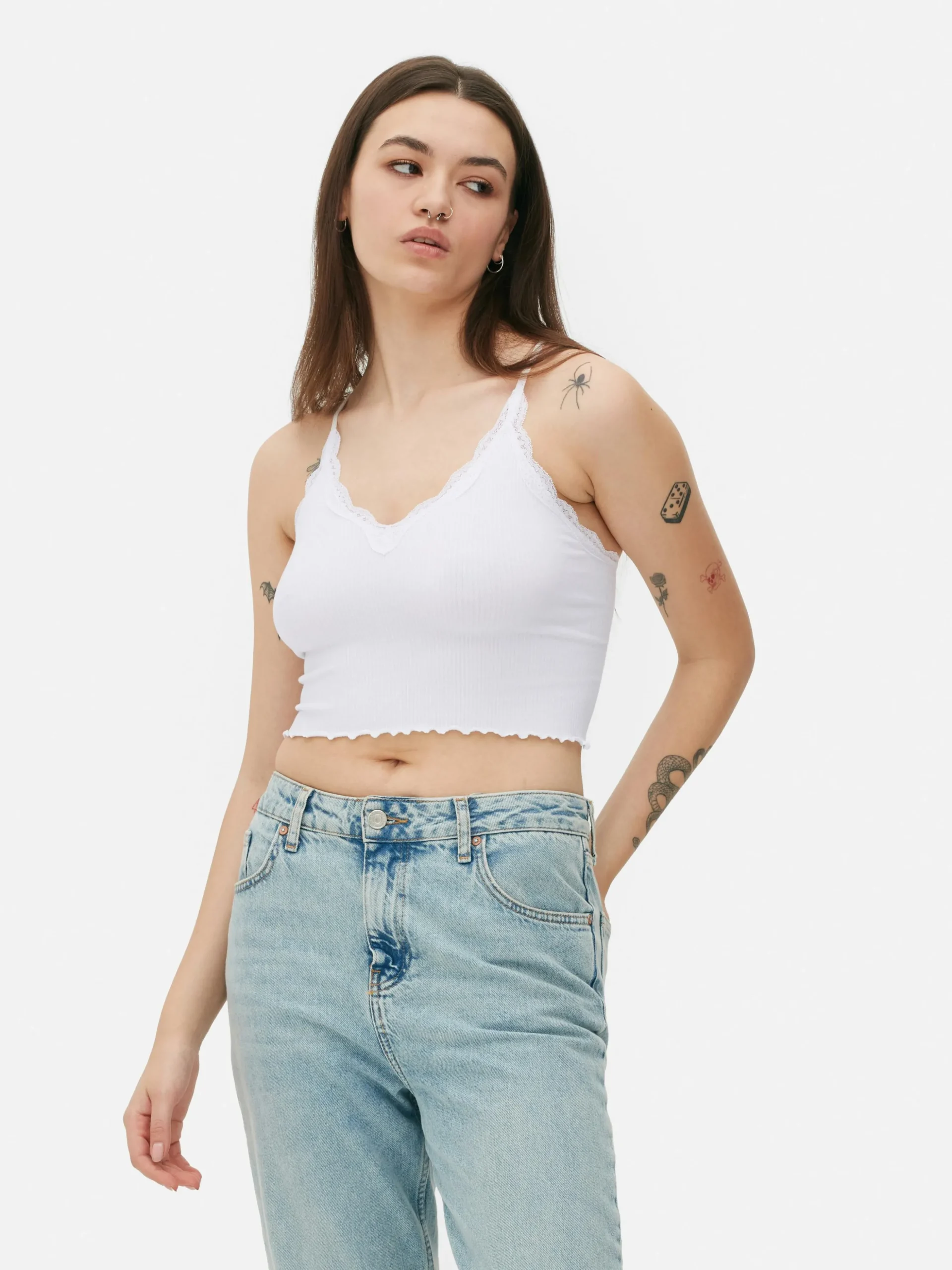 Camiseta De Tirantes Corta Con Ribete De Encaje