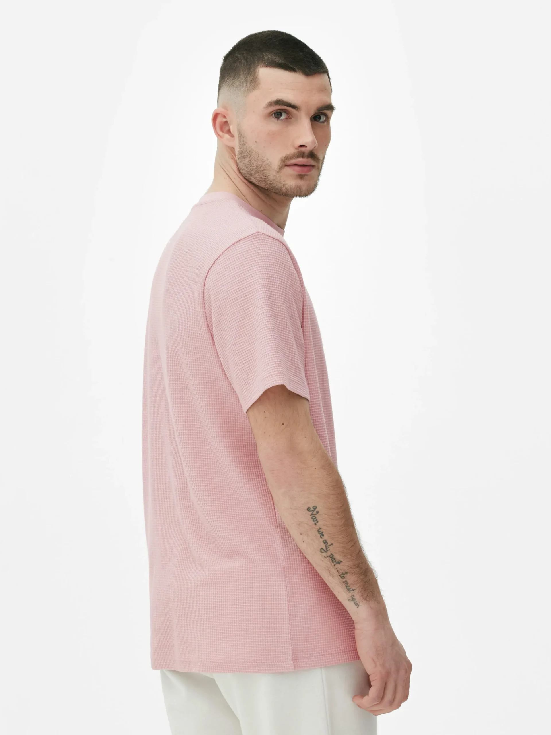 Camiseta Gofrada De Cuello Redondo