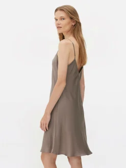 Camisón De Satén Con Escote De Pico