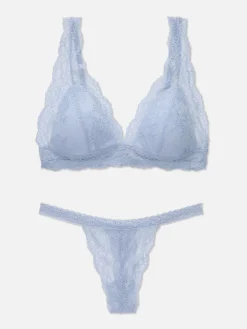 Conjunto De Bralette Triangular Y Tanga De Encaje