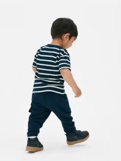 Conjunto De Camiseta A Rayas Y Pantalón De Chándal
