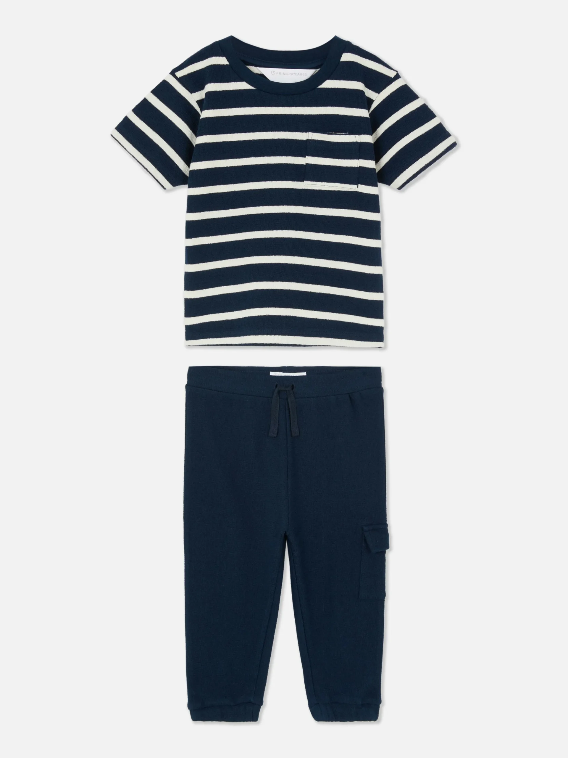 Conjunto De Camiseta A Rayas Y Pantalón De Chándal