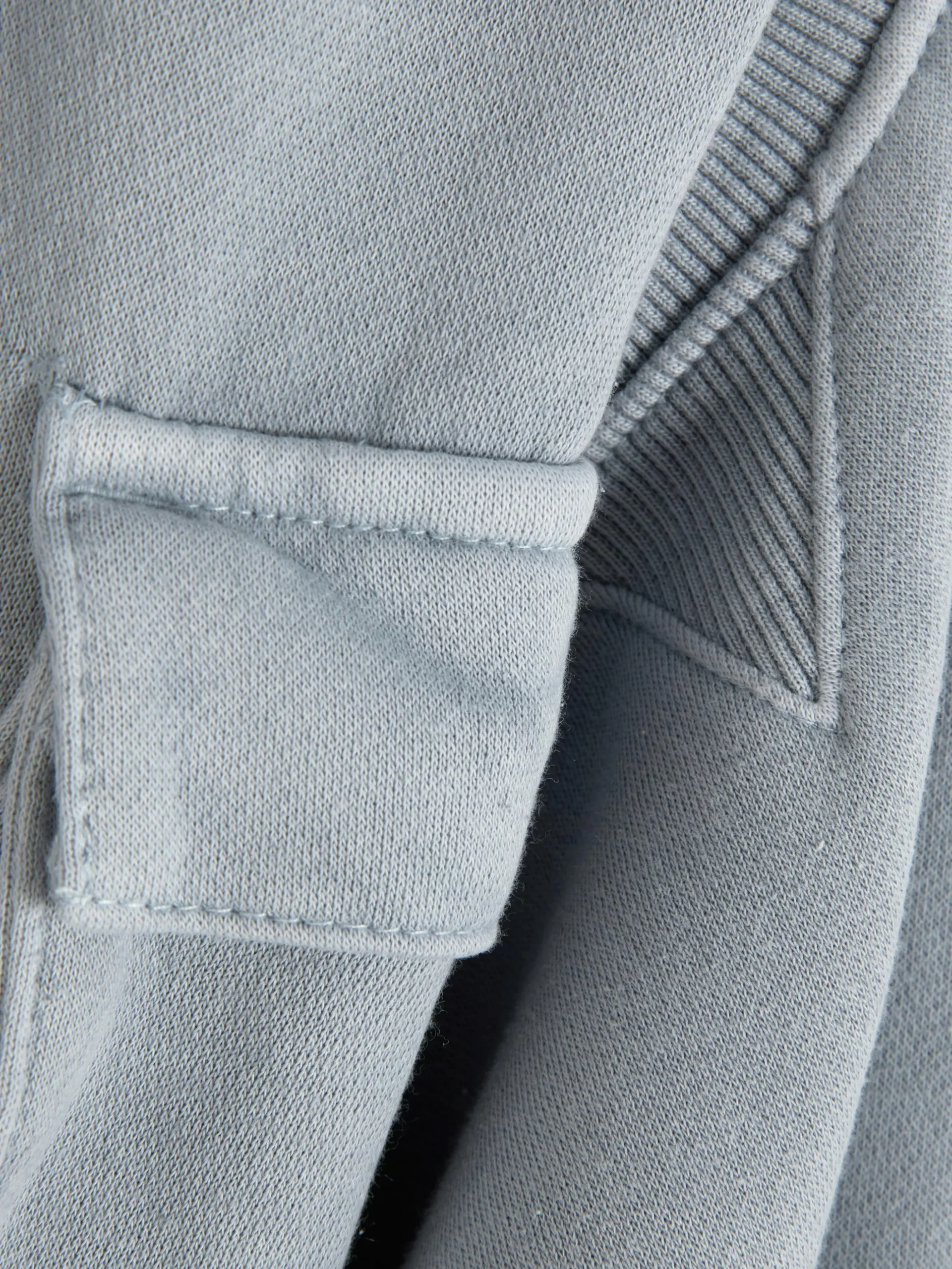 Conjunto De Sudadera Y Joggers Cargo A Juego