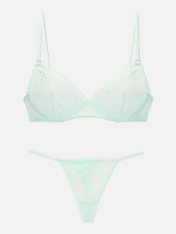 Conjunto De Sujetador De Encaje Sin Relleno Y Tanga