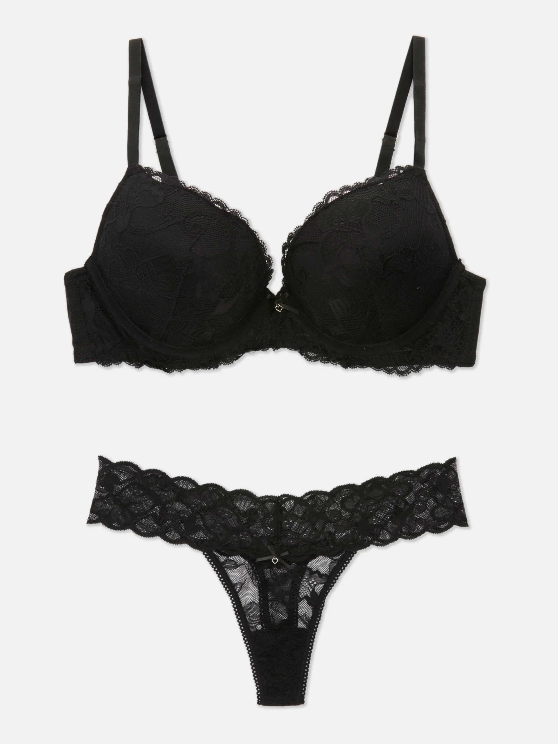 Conjunto De Sujetador Push-up Y Tanga De Encaje