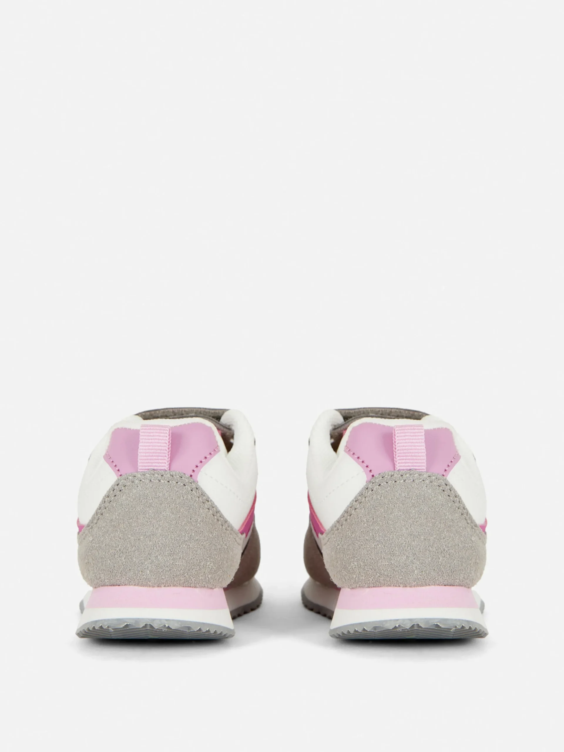 Deportivas Con Paneles De Estilo Retro
