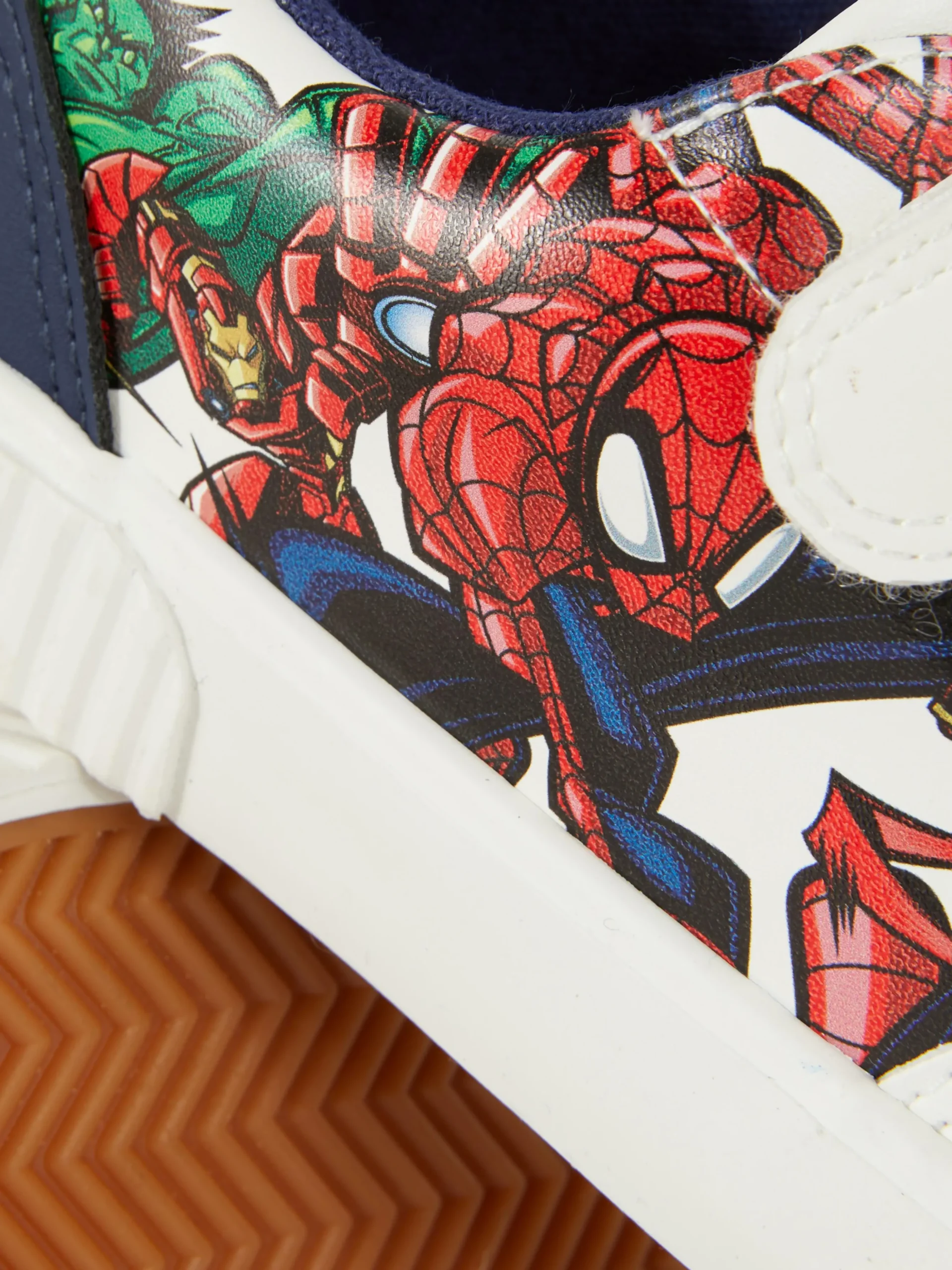 Deportivas De Caña Baja De Los Vengadores De Marvel