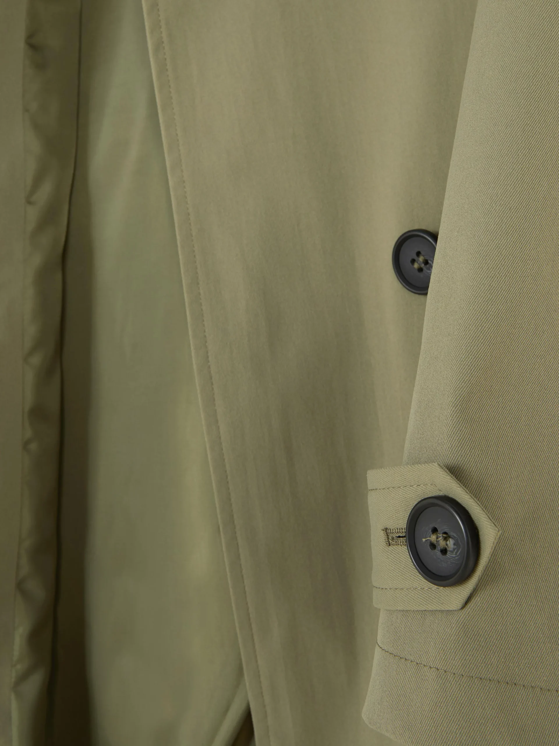 Gabardina De Doble Botonadura Con Cinturón