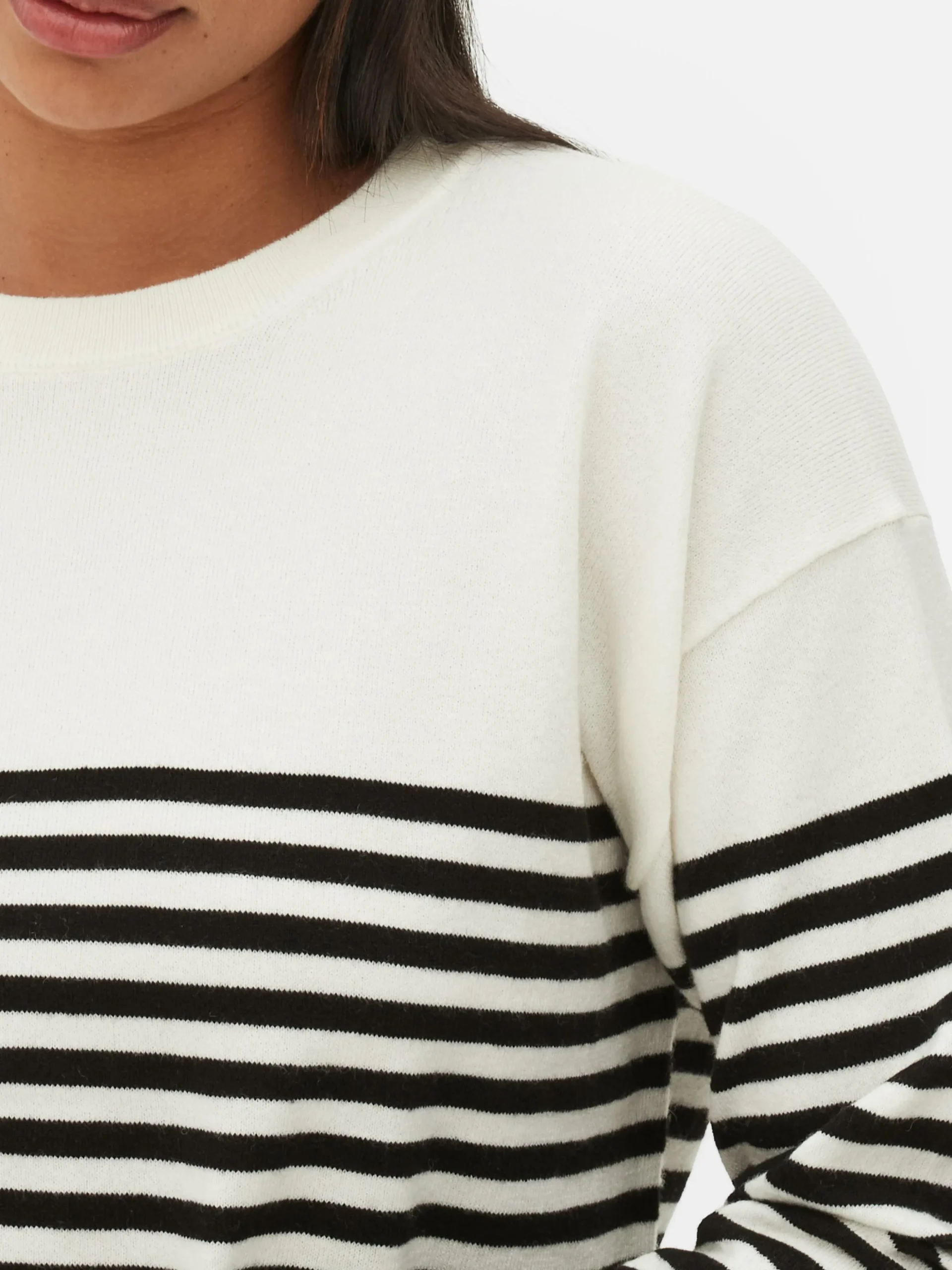 Jersey De Punto Fino Con Cuello Redondo