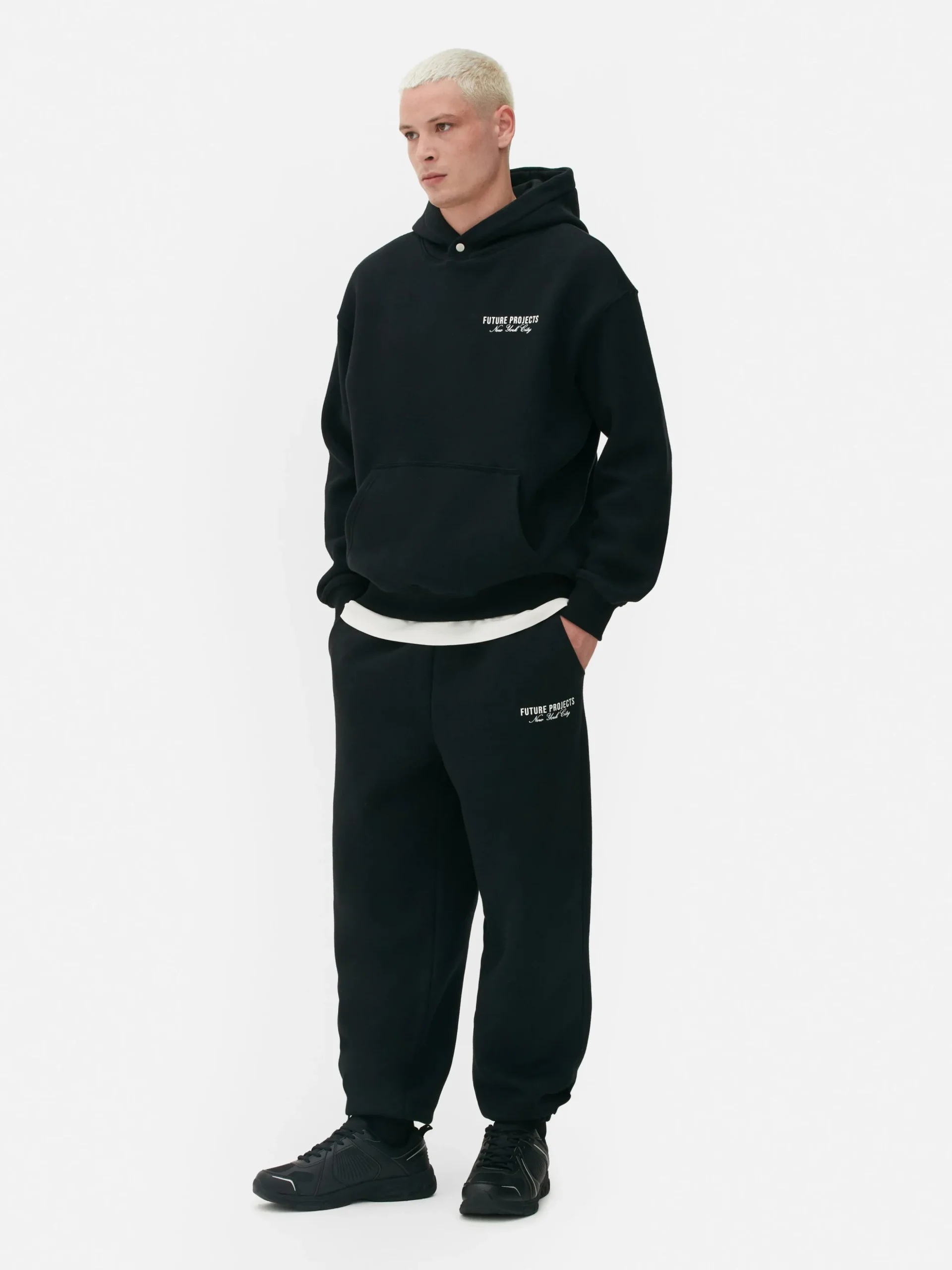 Joggers Con Bajos Ajustados «Future Projects»