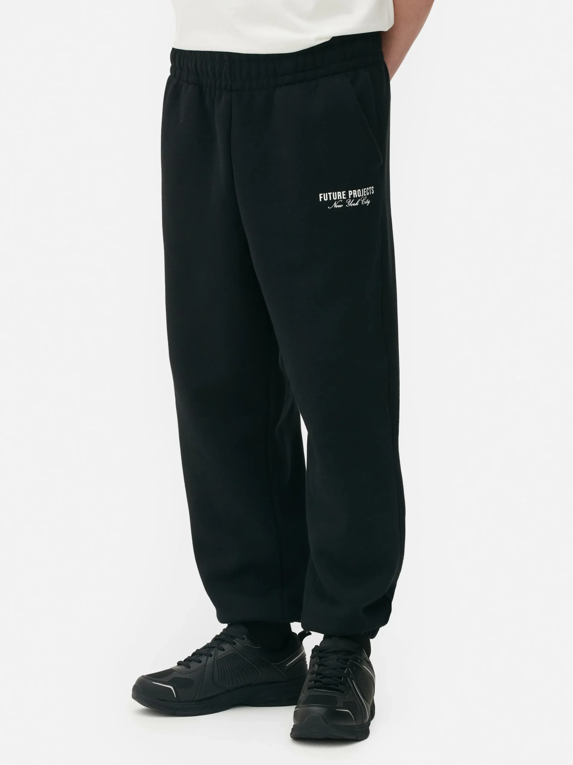 Joggers Con Bajos Ajustados «Future Projects»