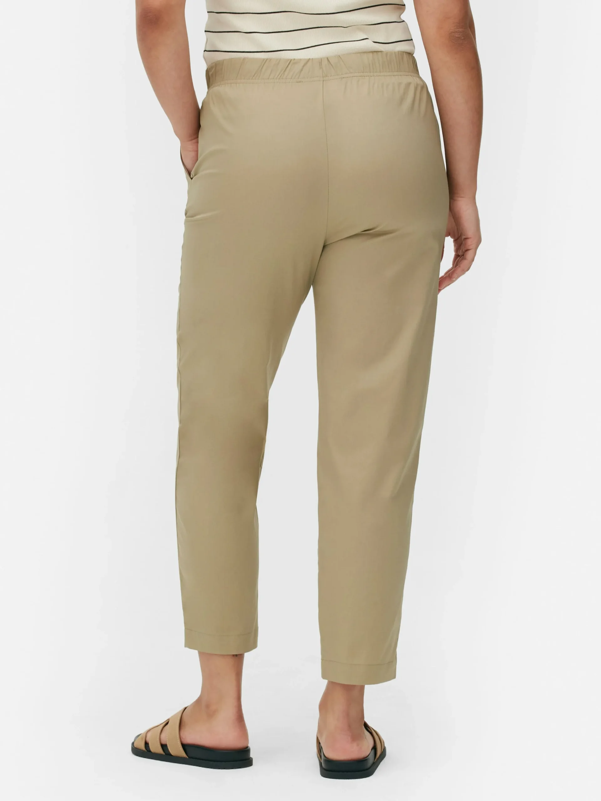 Joggers De Popelina Con Pernera Cónica