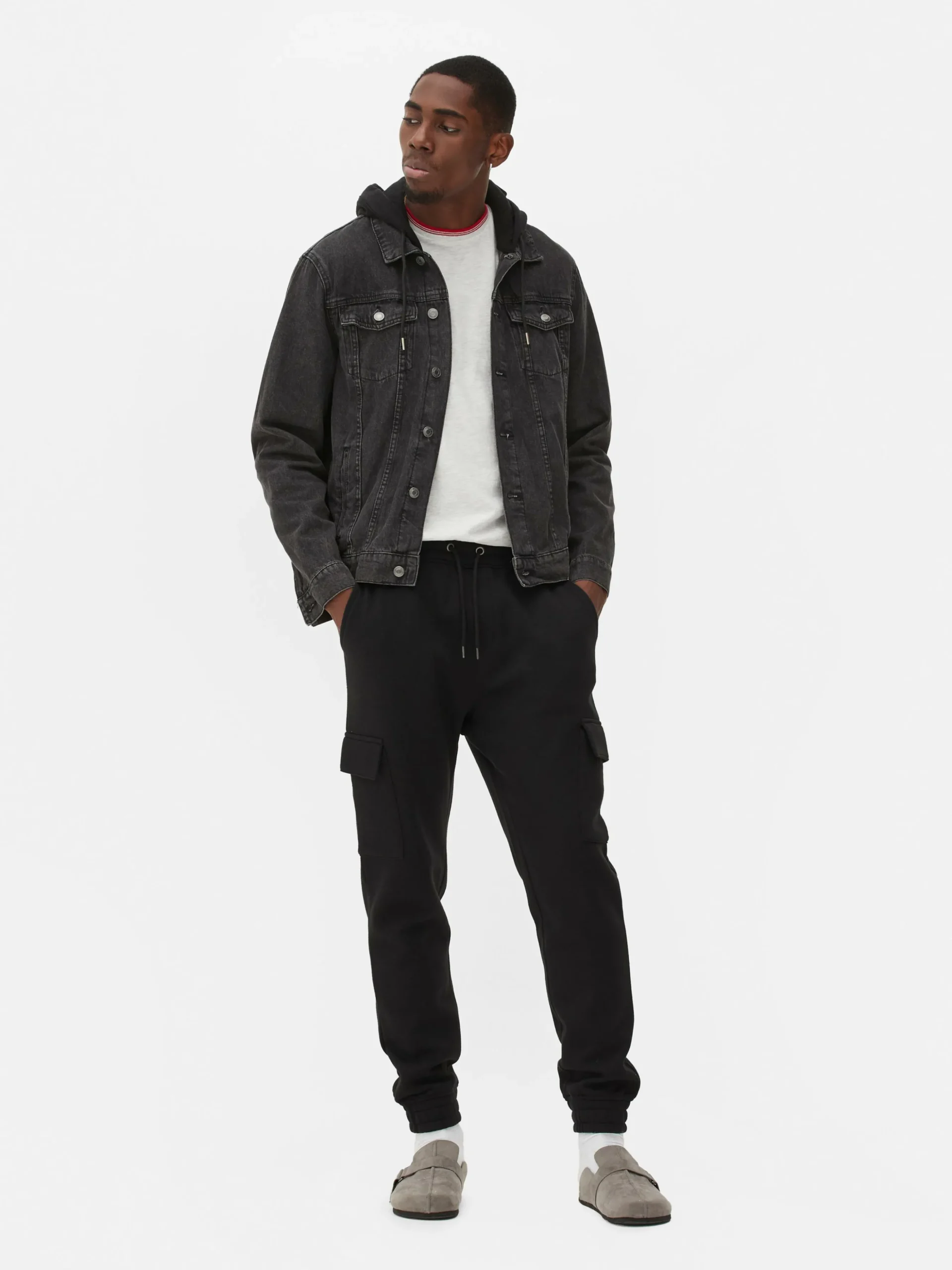 Joggers Estilo Cargo Con Bajos Ajustados