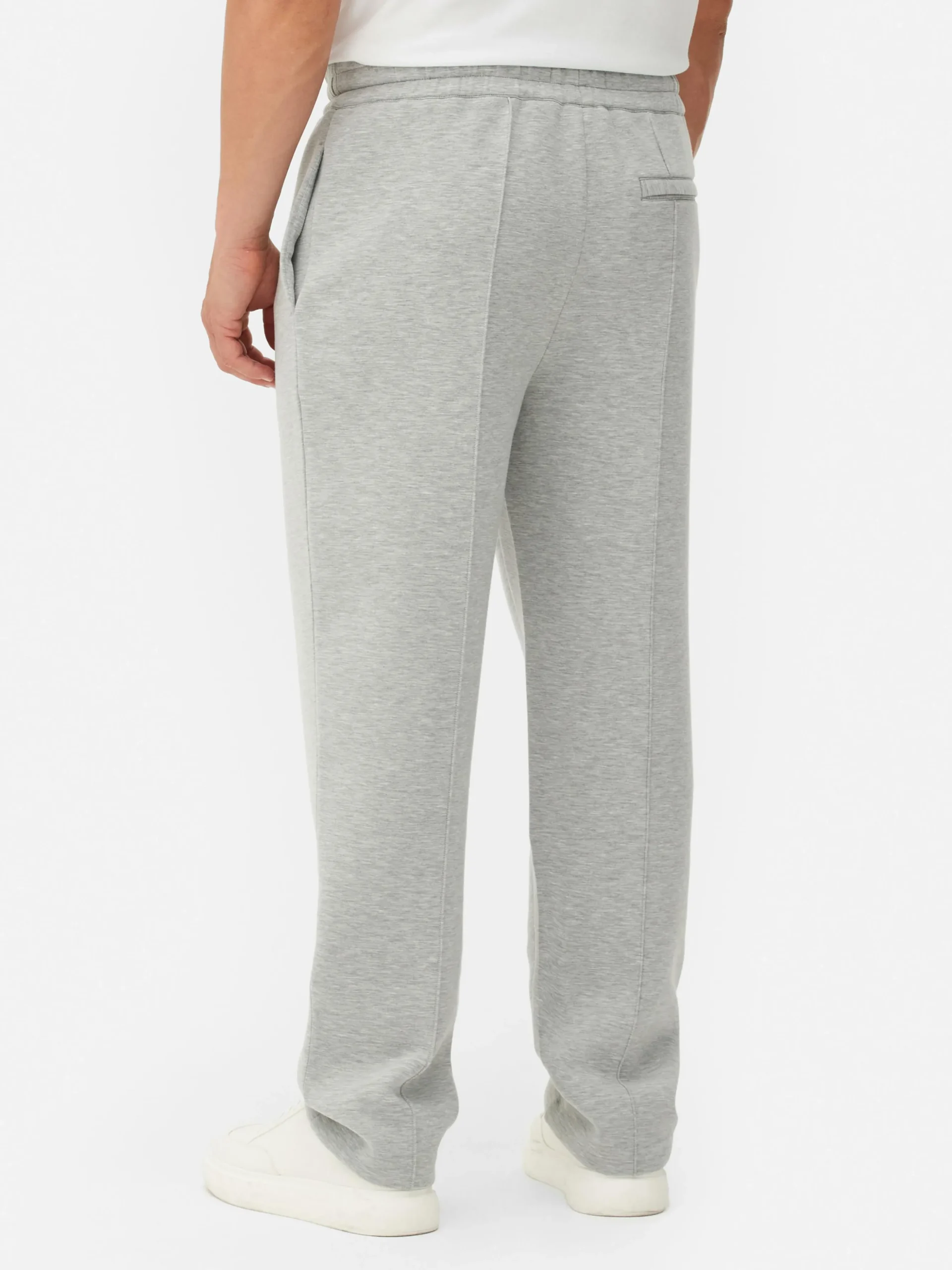 Joggers Rectos Con Pliegues Kem