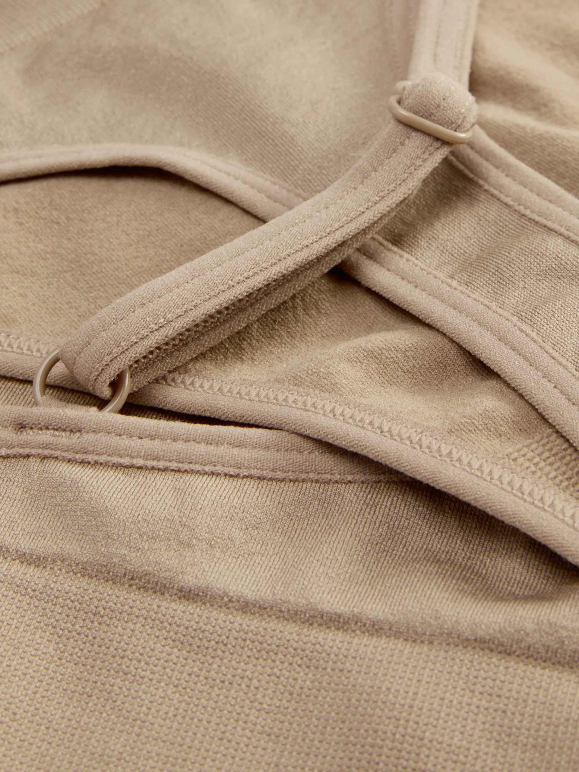 Juego De Bralette Y Tanga Triangular Sin Costuras