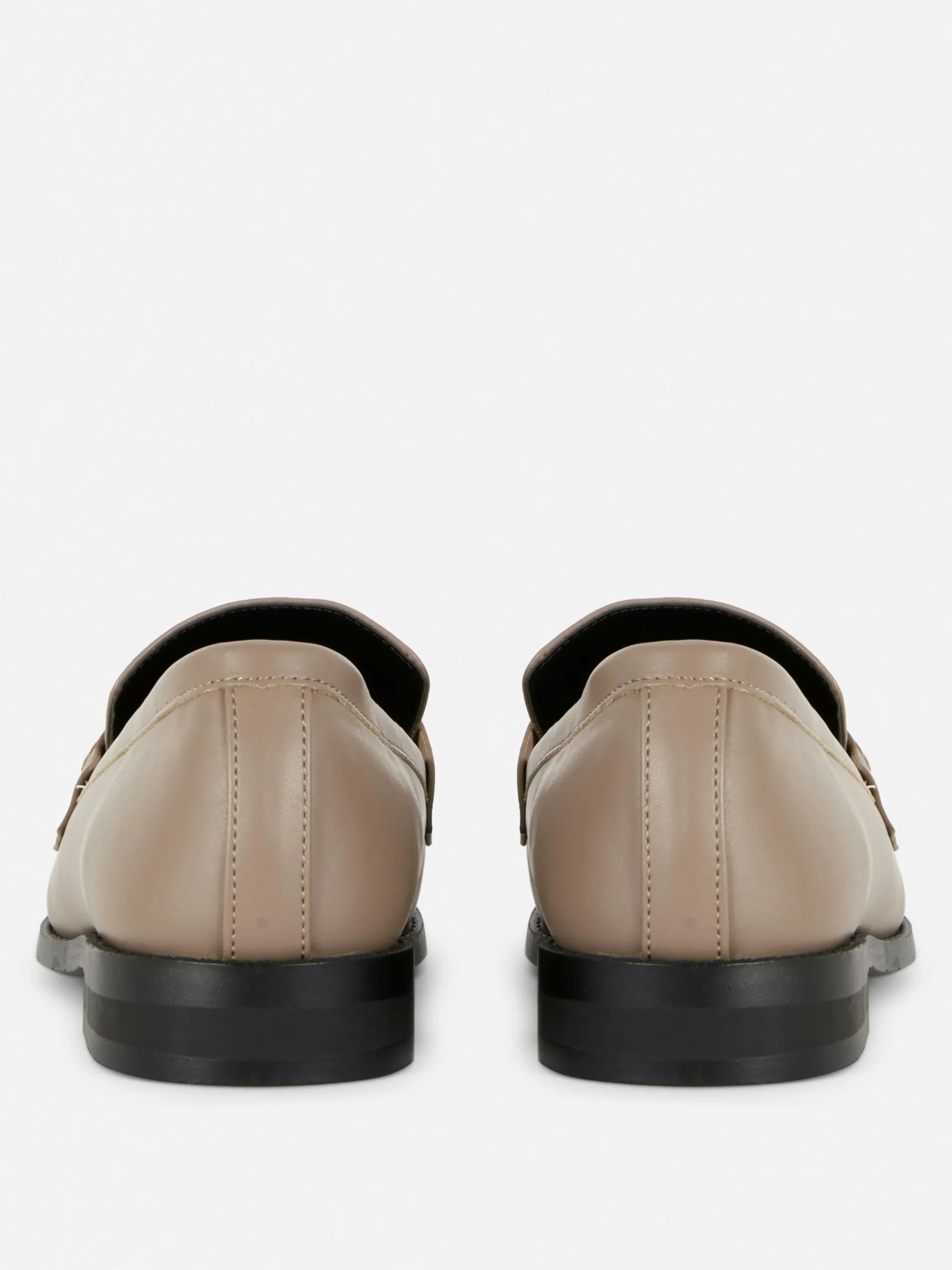 Mocasines Con Flecos Y Hebilla