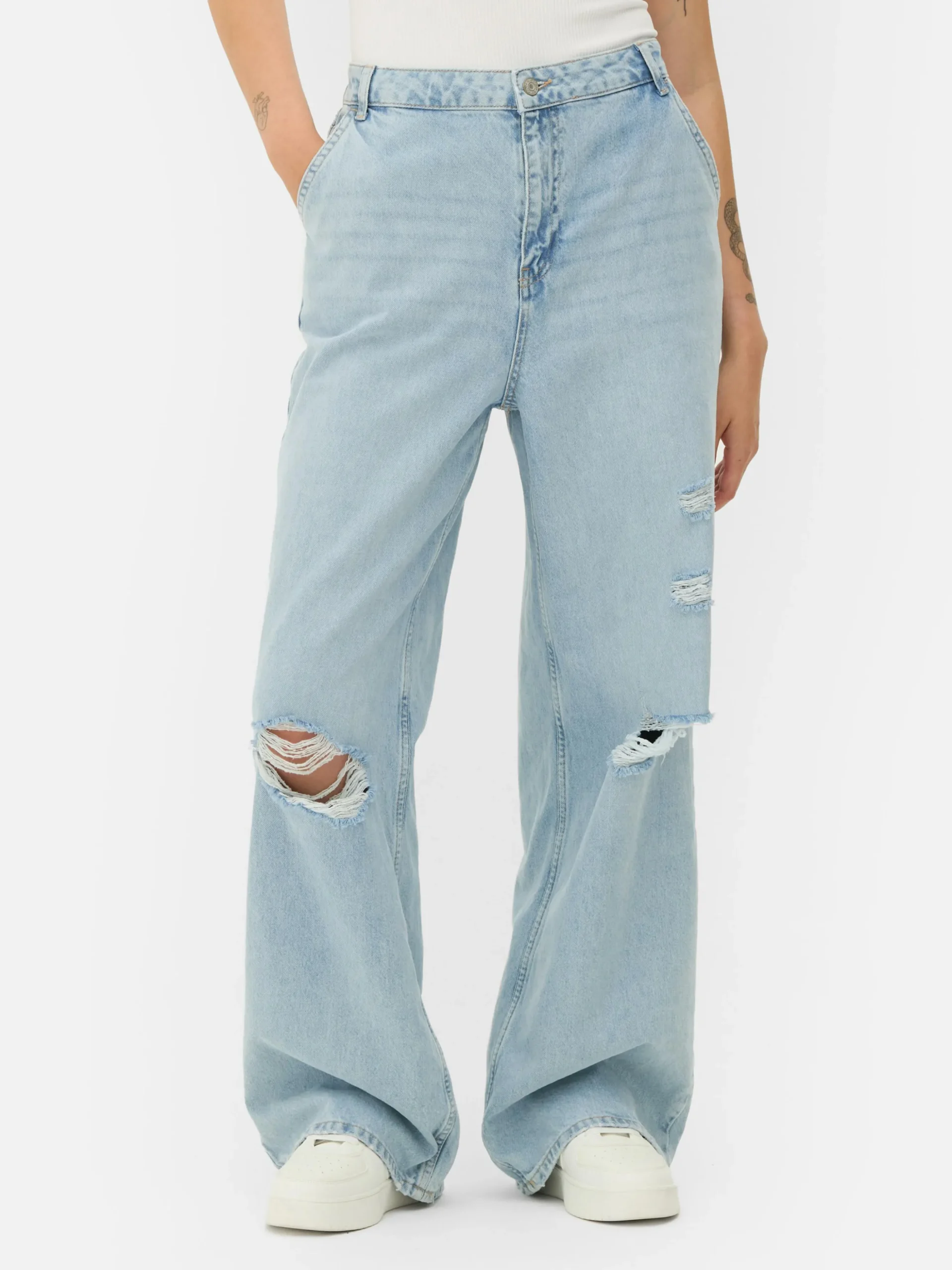 Pantalones Vaqueros De Pernera Ancha Desgastados