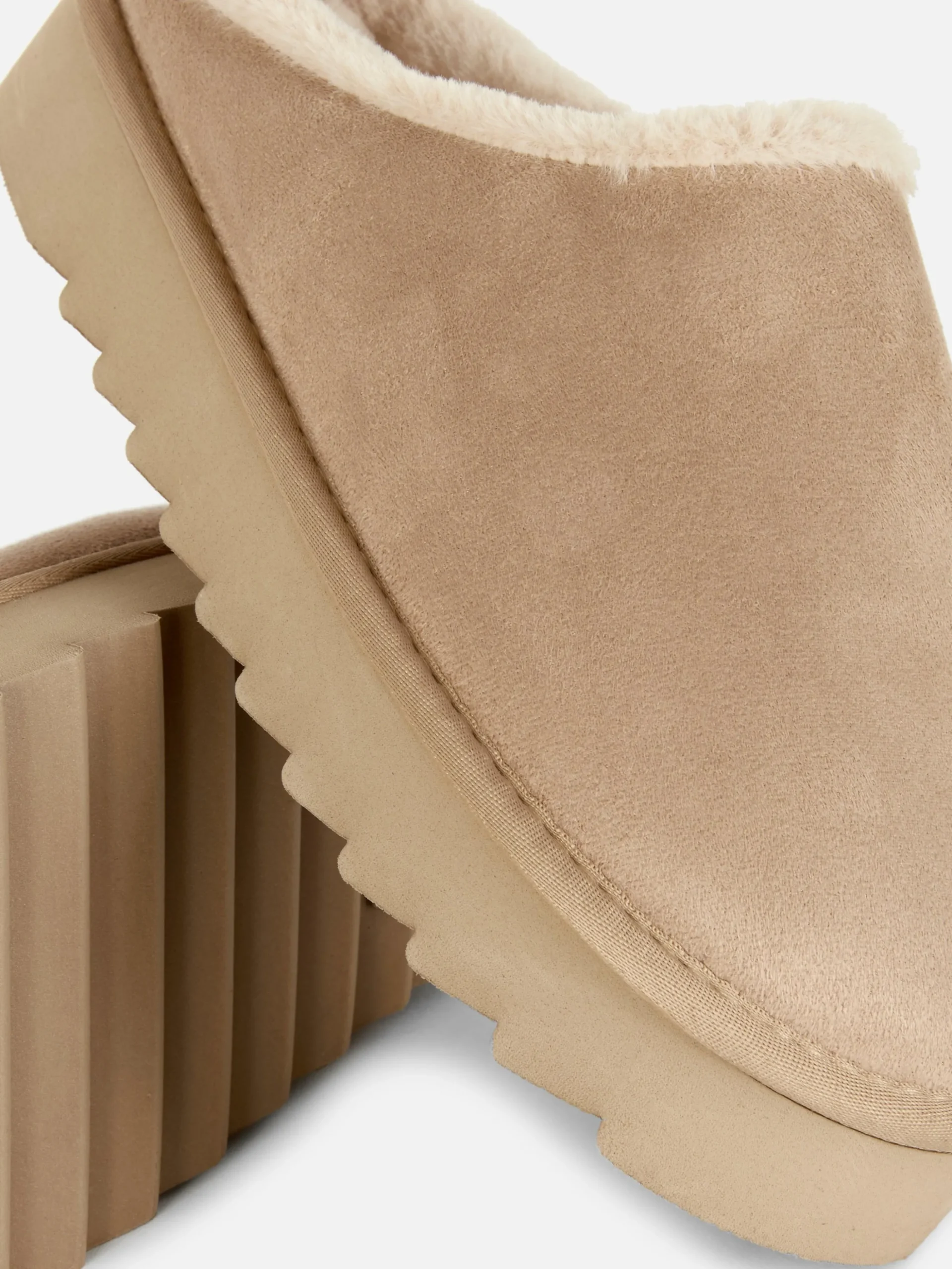 Pantuflas Tipo Chinela Forradas De Pelo Sintético