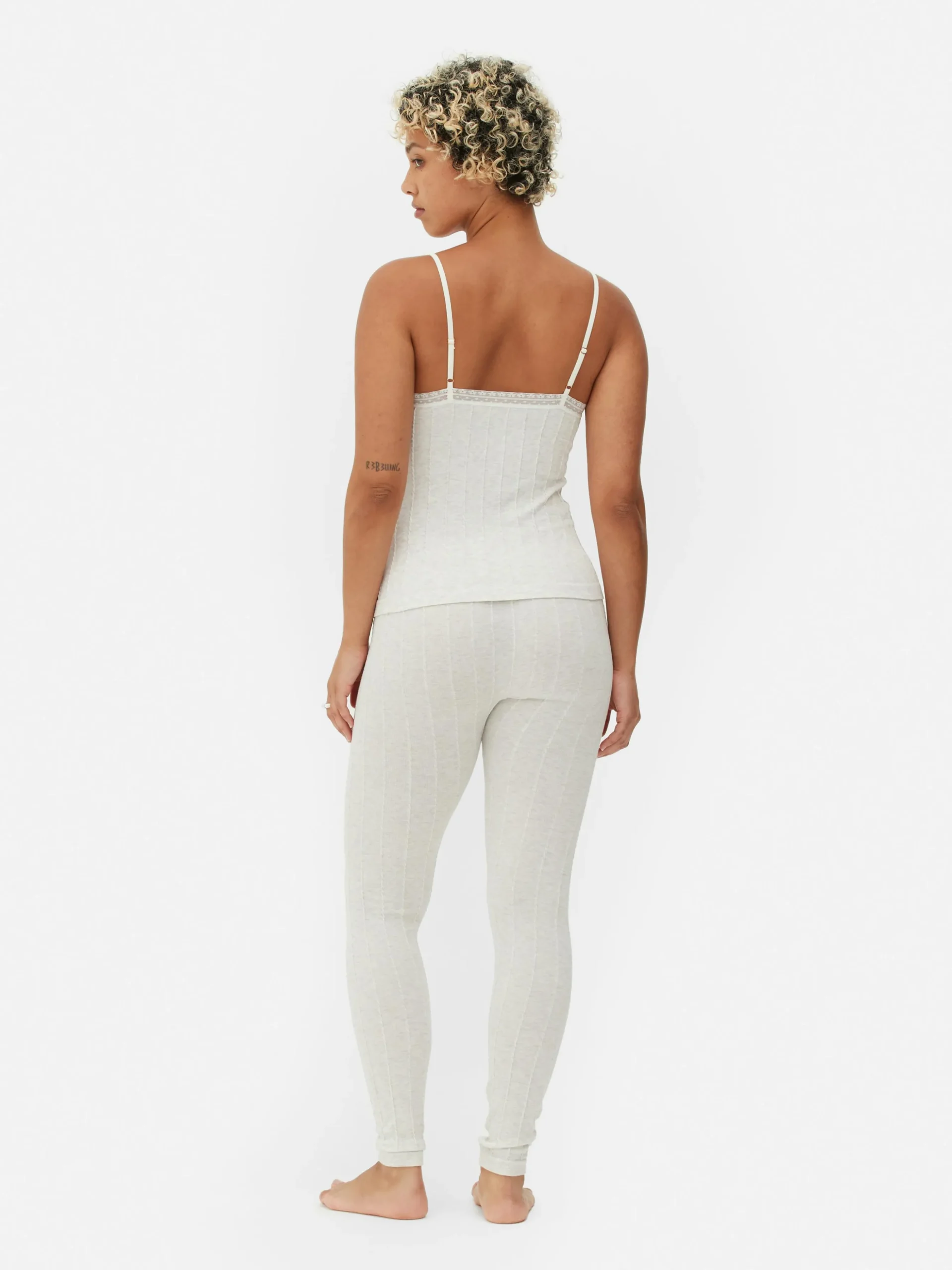 Pijama Con Camiseta De Tirantes Y Leggings
