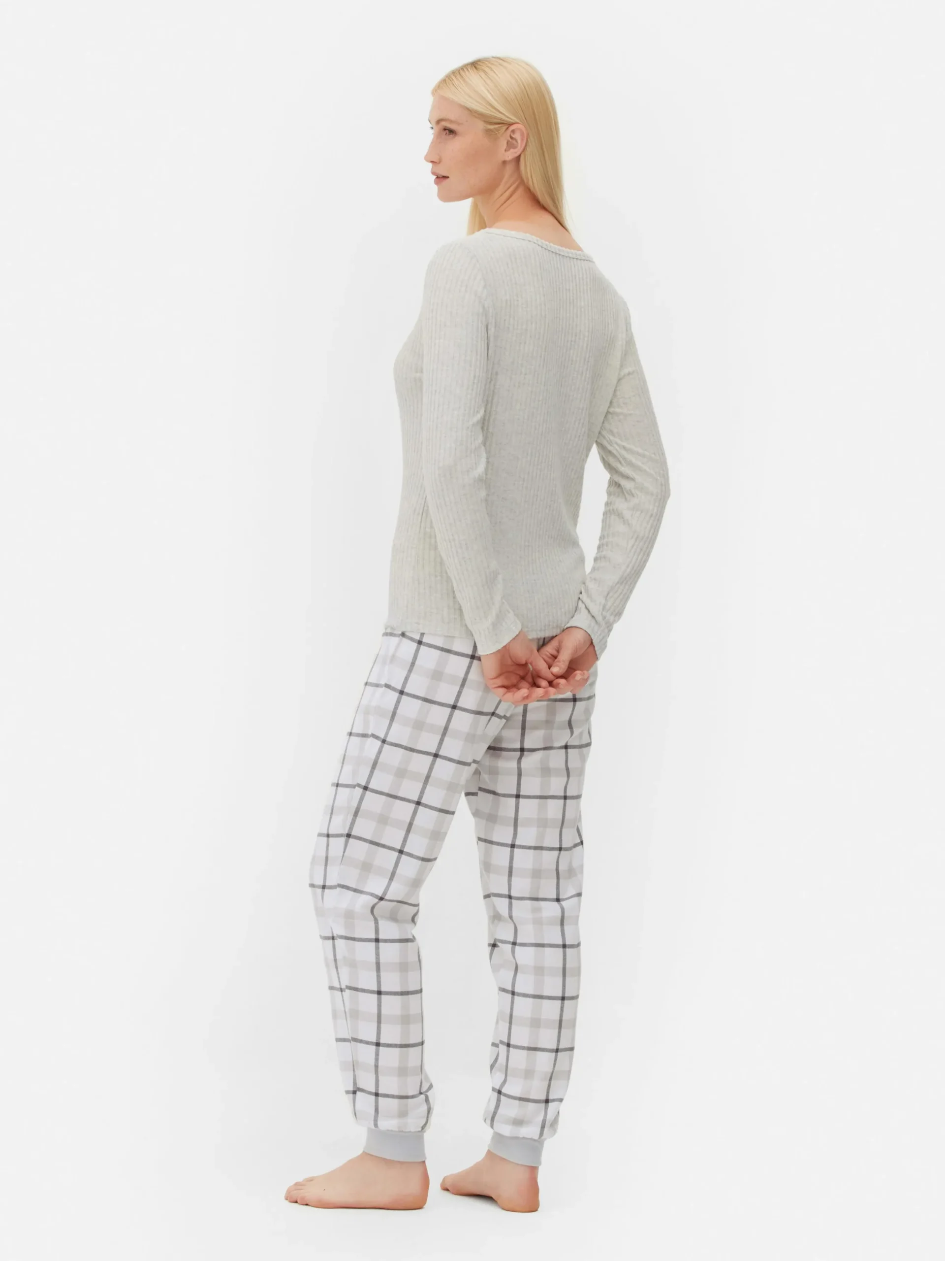 Pijama De Manga Larga Con Pantalones A Cuadros