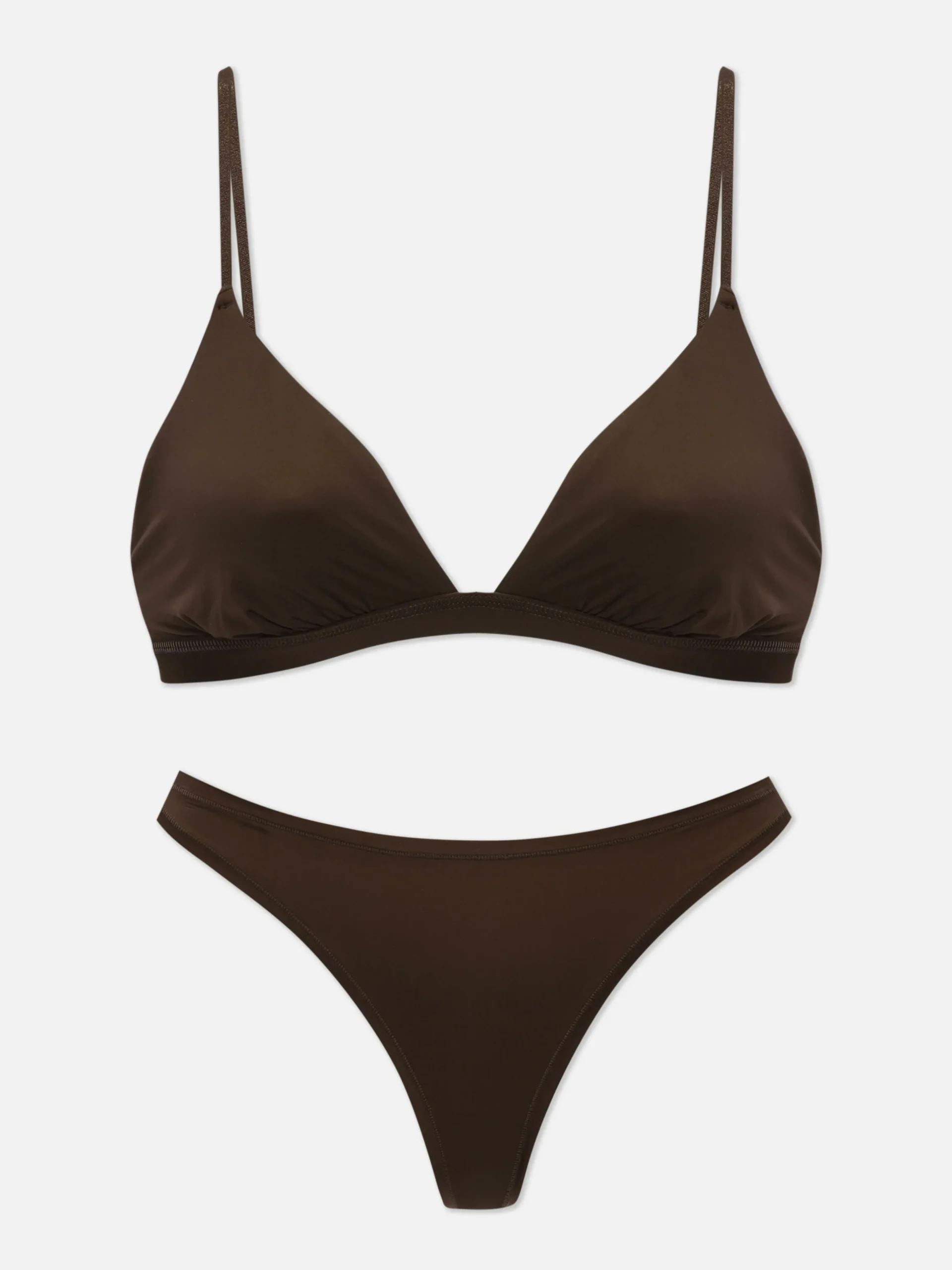 Set De Sujetador Triangular Y Tanga De Microfibra
