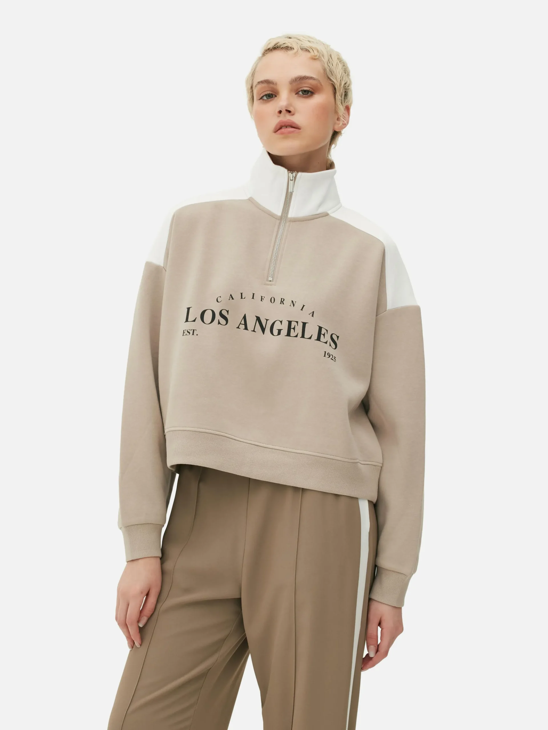 Sudadera De Cuello Chimenea Con Estampado Gráfico