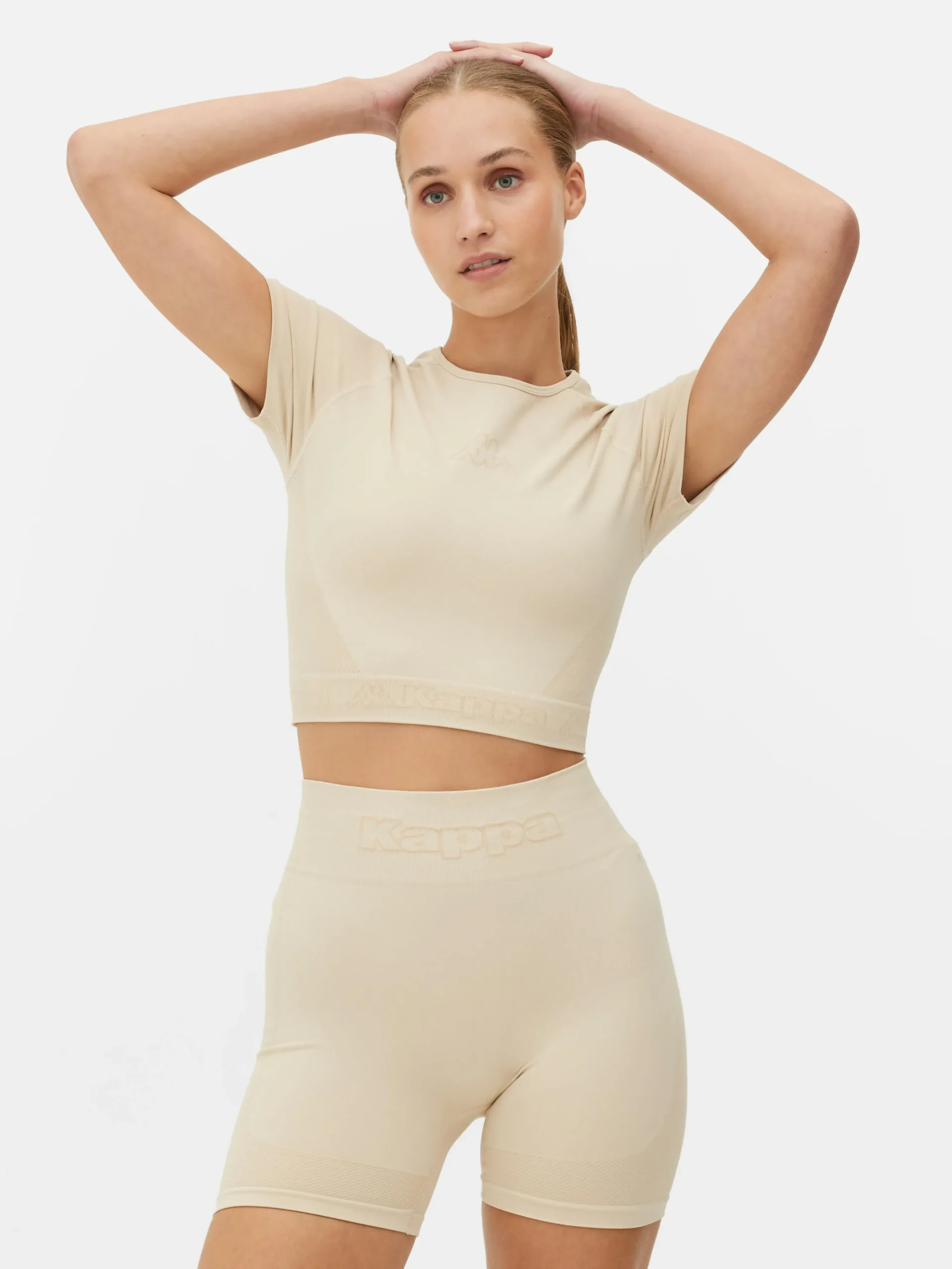 Top Corto De Kappa X Primark Para Combinar