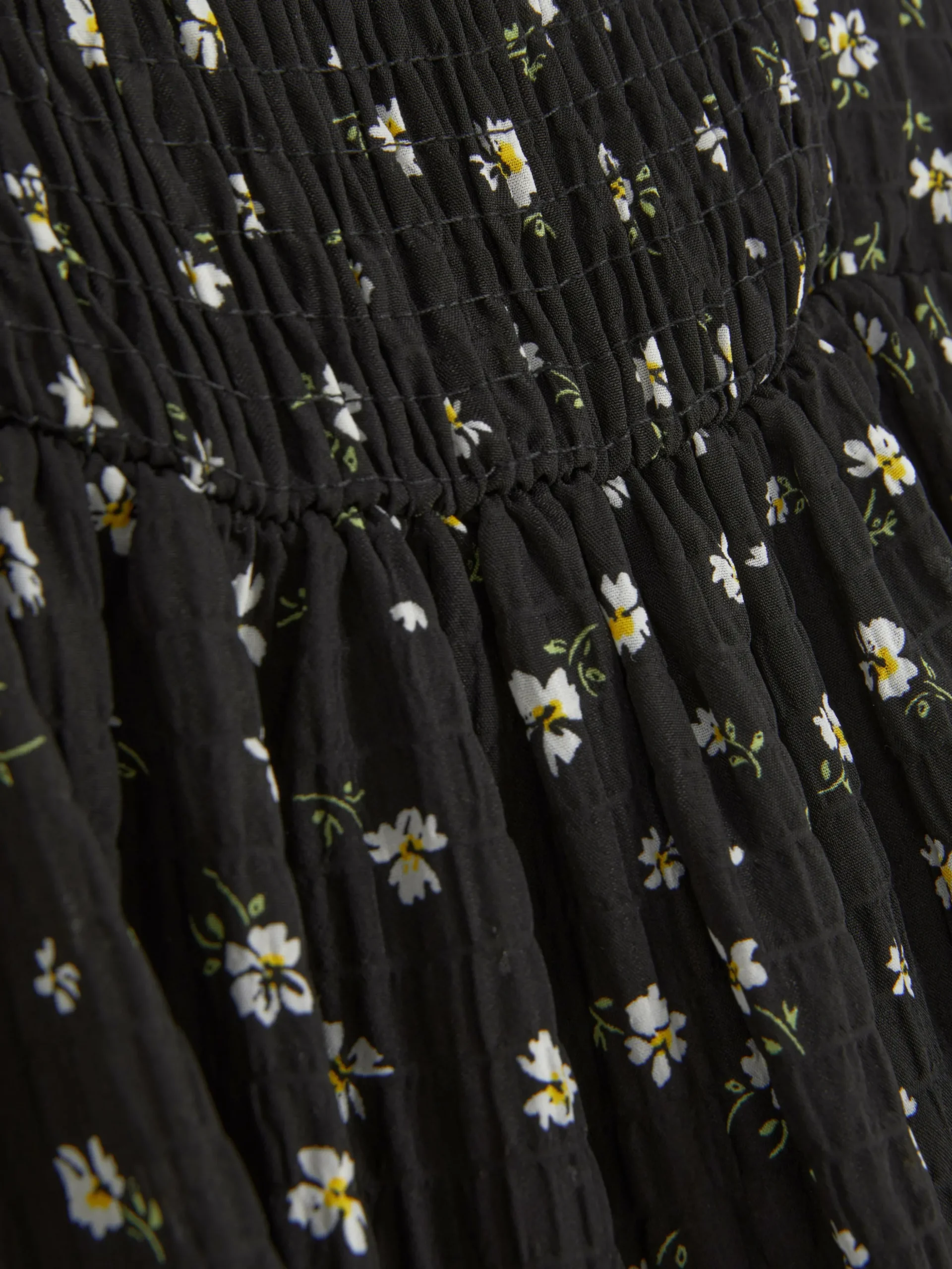 Vestido Fruncido Con Flores
